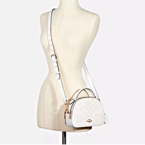 ❤️❤️❤️NEW Coach Crossbody bag/Glacier white❤️❤️❤️